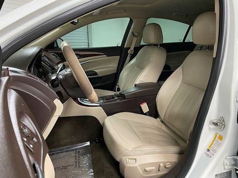 Used 2016 Buick Regal Premium w/ Driver Confidence Package #2 image 10