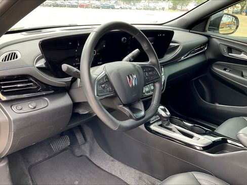 Used 2025 Buick Envista Sport Touring w/ Experience Buick Package FWD image 2