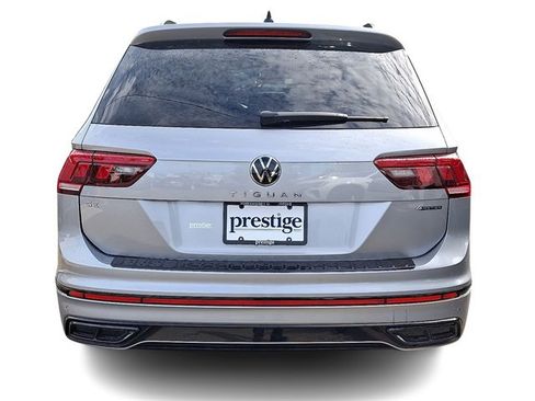 Used 2024 Volkswagen Tiguan SE R-Line image 5