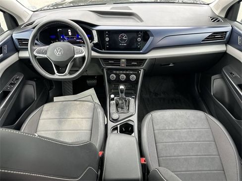 Used 2023 Volkswagen Taos SE w/ Panoramic Sunroof Package image 28