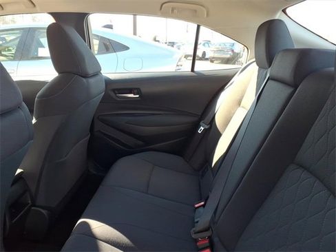 Used 2020 Toyota Corolla LE image 6