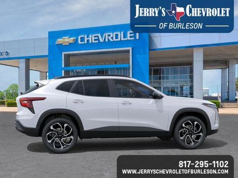 New 2026 Chevrolet Trax RS FWD image 7
