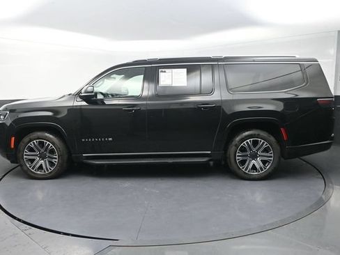 Used 2024 Jeep Wagoneer L Series II w/ Flexible Seating Group AWD/4WD image 6