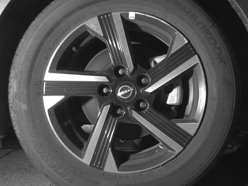 Used 2025 Nissan Sentra SV FWD image 13
