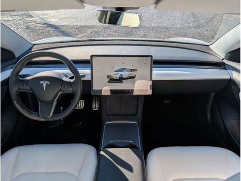 Used 2023 Tesla Model 3 Performance image 29