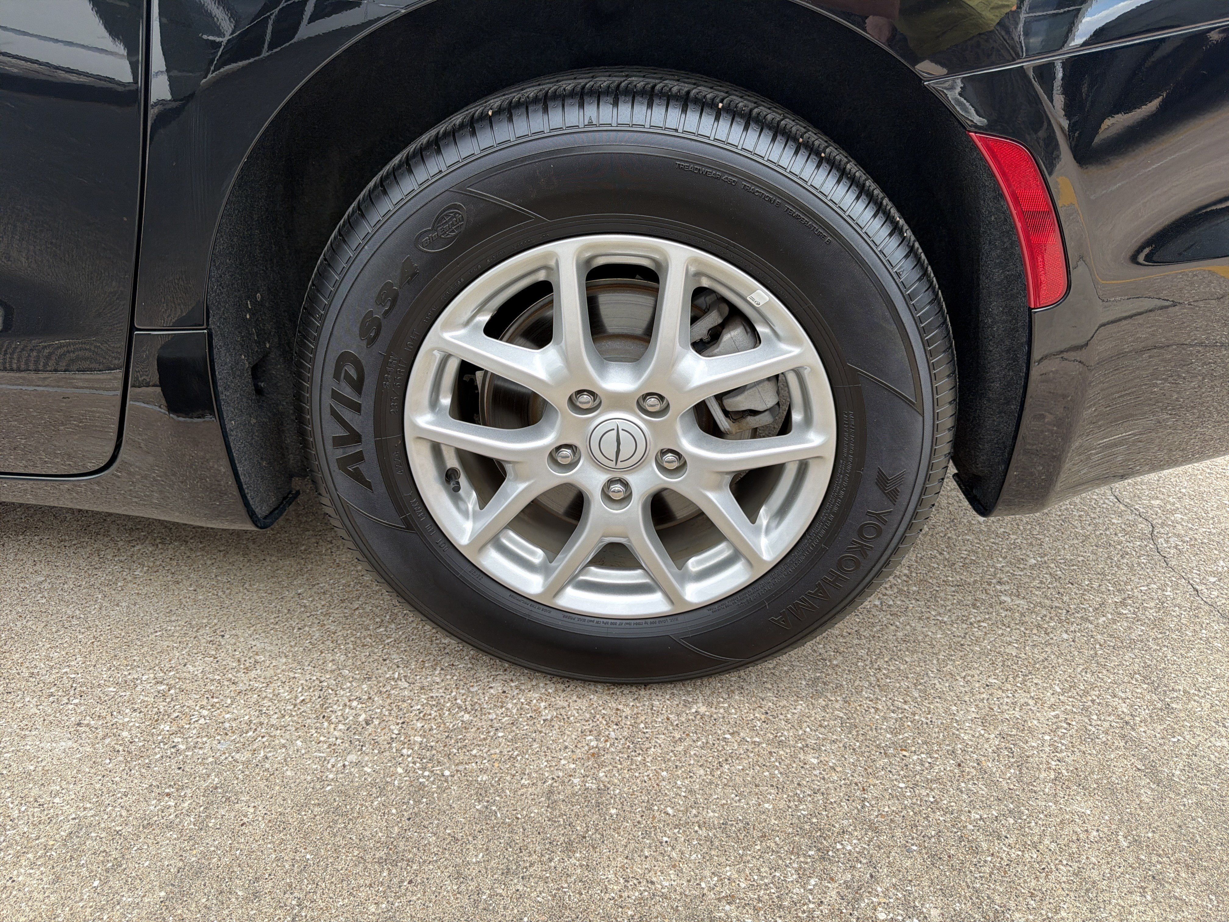 Used 2025 Chrysler Pacifica Select FWD image 29