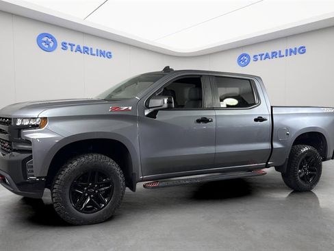 Used 2021 Chevrolet Silverado 1500 LT Trail Boss w/ Convenience Package II image 3