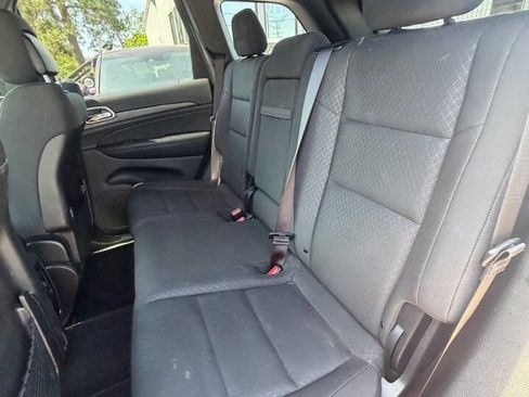 Used 2019 Jeep Grand Cherokee Laredo AWD/4WD image 16