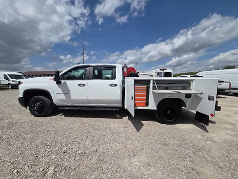 Used 2024 Chevrolet Silverado 3500 W/T w/ Snow Plow Prep Package AWD/4WD image 4