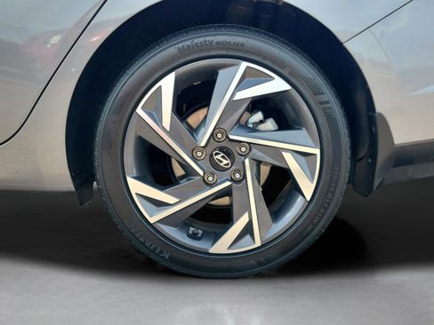 Used 2025 Hyundai Elantra Sport image 31