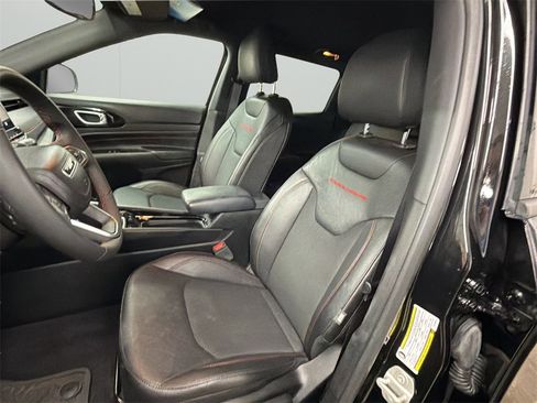 Used 2024 Jeep Compass Trailhawk image 16