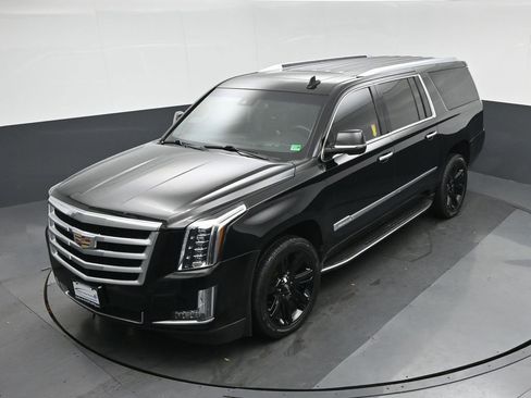 Used 2017 Cadillac Escalade ESV Luxury image 75