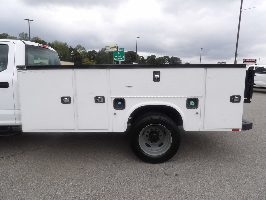 Used 2022 Ford F550 2WD Crew Cab Super Duty w/ Power Equipment Group image 46