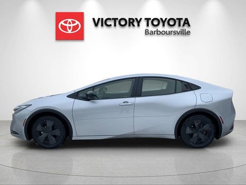 New 2026 Toyota Prius LE image 2