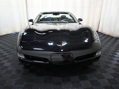 Used 2004 Chevrolet Corvette Convertible w/ Preferred Equipment Group RWD image 2