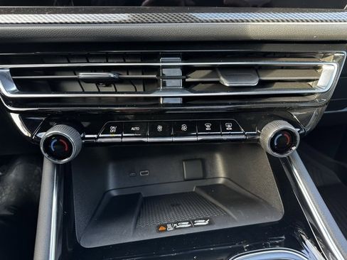 New 2026 Chevrolet Traverse High Country image 13