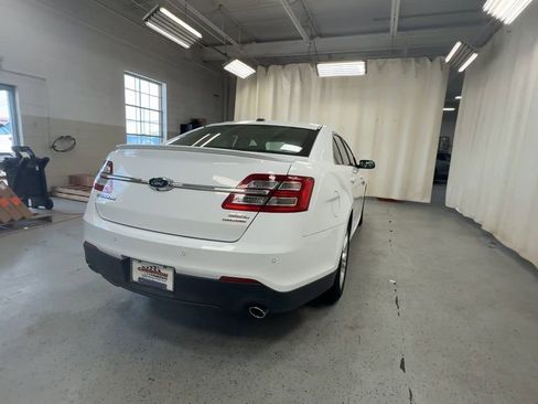 Used 2015 Ford Taurus SEL FWD image 11