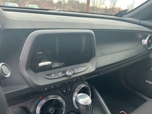 Used 2022 Chevrolet Camaro LT w/ Technology Package image 11