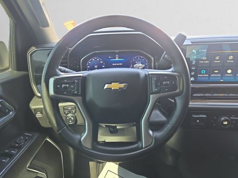 Used 2023 Chevrolet Silverado 1500 LT AWD/4WD image 13