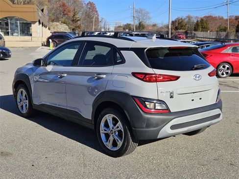 Used 2023 Hyundai Kona SEL image 3