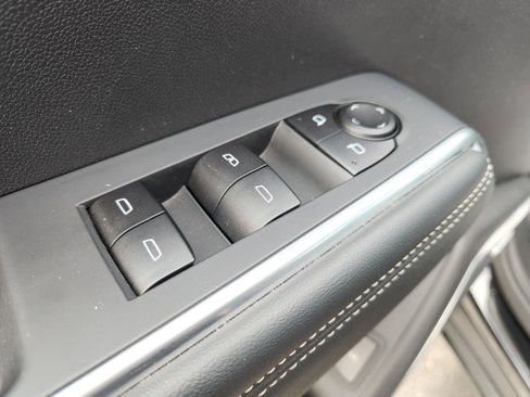 Used 2025 GMC Acadia Elevation image 33