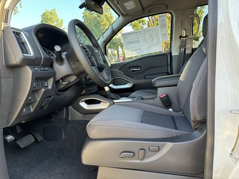 New 2025 Nissan Frontier SV w/ SV Convenience Package image 19