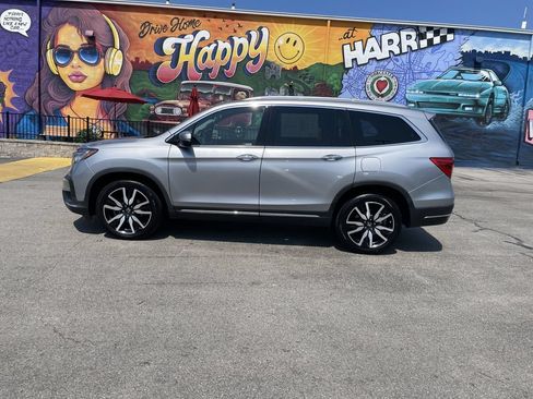Used 2021 Honda Pilot Touring image 2