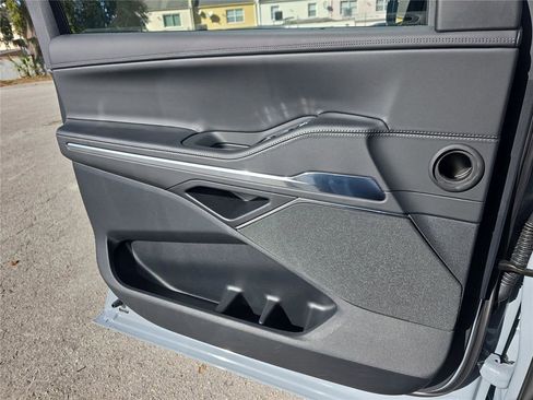 New 2026 Lincoln Navigator Reserve w/ Jet Appearance Package image 17