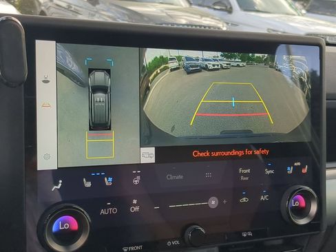 Used 2025 Lexus GX 550 w/ Accessory Package (Z1) image 16