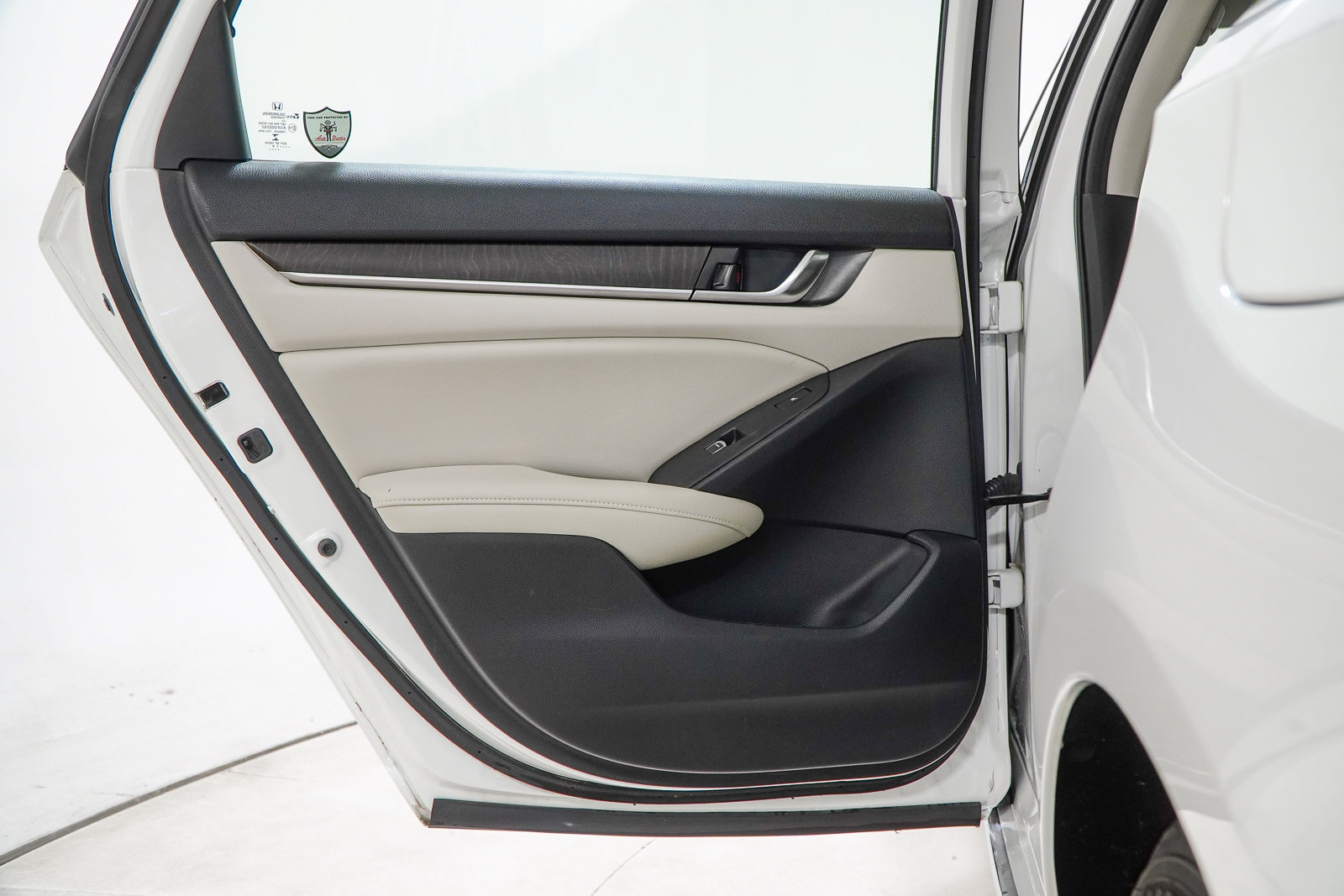 Used 2019 Honda Accord Touring image 43