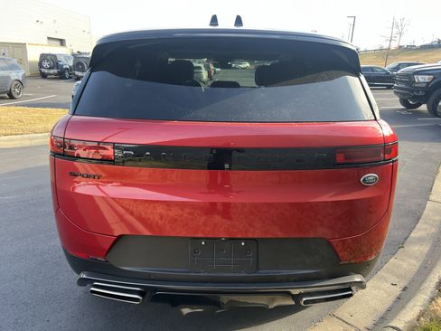 Used 2023 Land Rover Range Rover Sport SE image 6