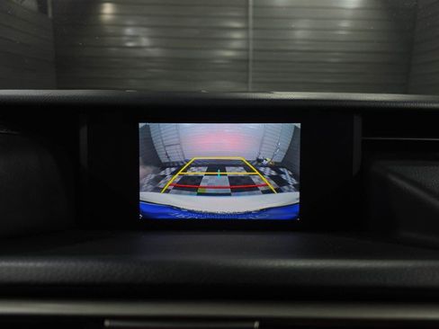 Used 2018 Lexus IS 300 image 29