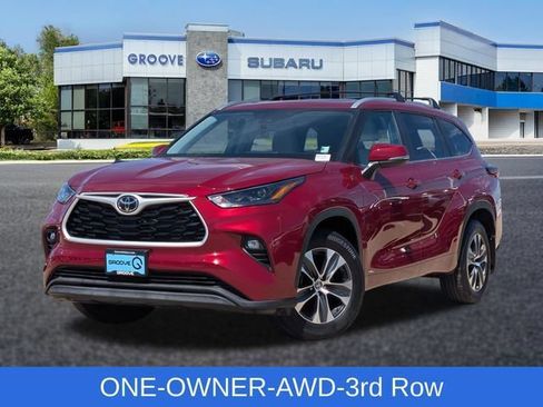 Used 2025 Toyota Highlander XLE AWD/4WD image 1