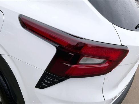 Certified 2025 Chevrolet Trax LT image 28