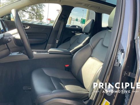 Certified 2025 Volvo XC60 B5 Core image 13