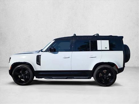 Used 2024 Land Rover Defender 110 X-Dynamic SE AWD/4WD image 9