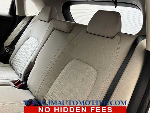 Used 2023 Honda HR-V LX image 15
