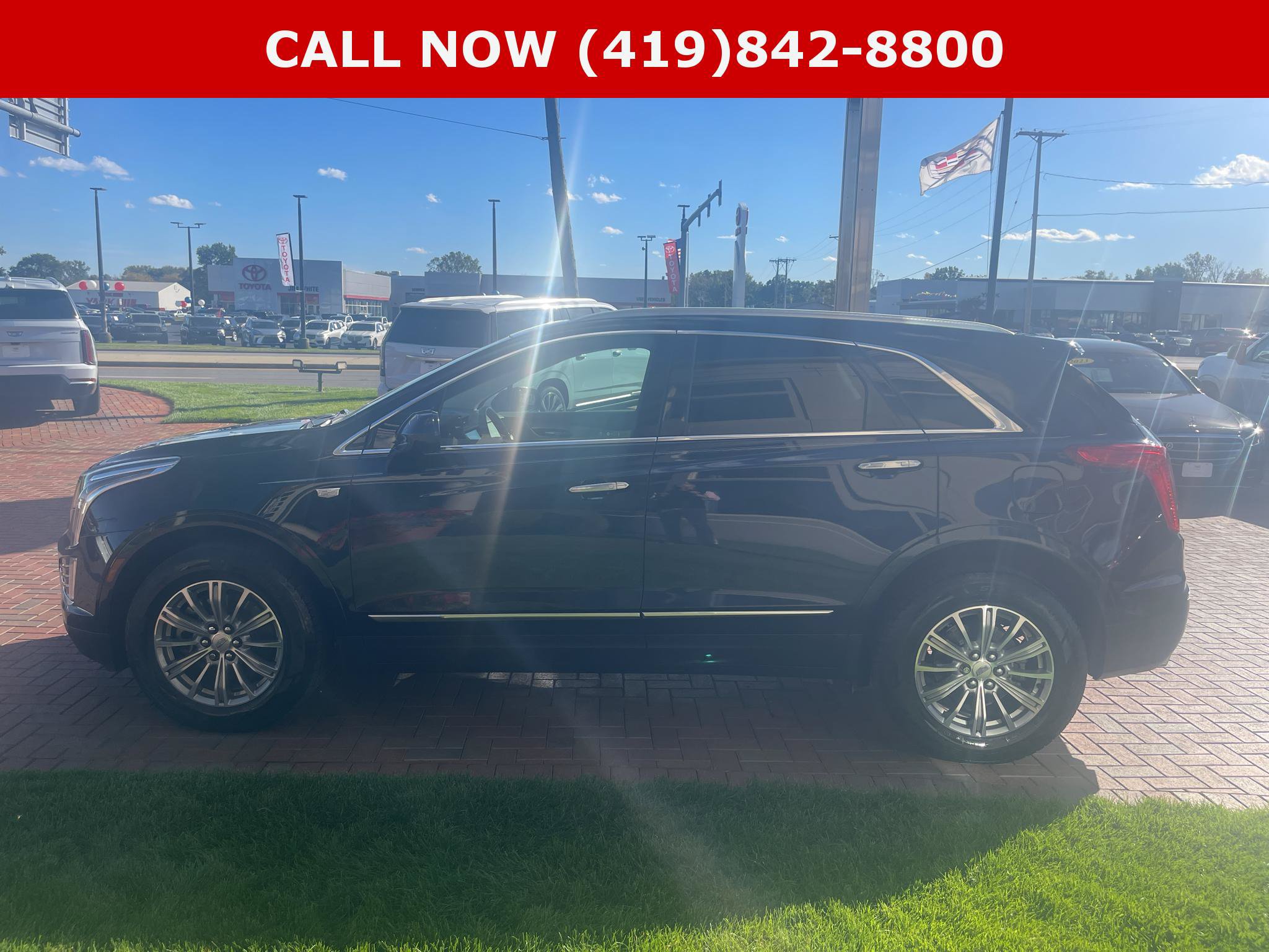 Used 2017 Cadillac XT5 Luxury w/ Driver Awareness Package AWD/4WD image 11