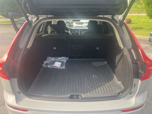 Used 2024 Volvo XC60 B5 Plus w/ Climate Package AWD/4WD image 15