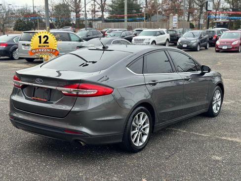 Used 2017 Ford Fusion SE image 6