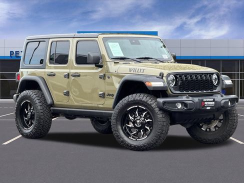Used 2025 Jeep Wrangler Unlimited Sport AWD/4WD image 2