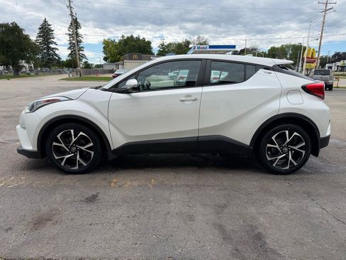 Used 2018 Toyota C-HR XLE FWD image 6