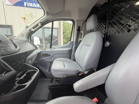 Used 2015 Ford Transit 250 130 Low Roof RWD image 16