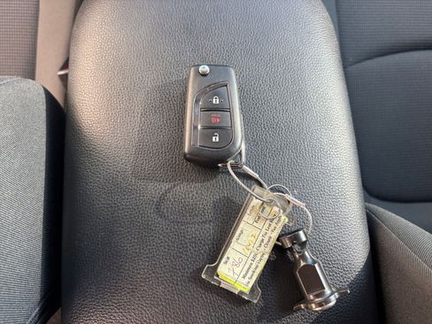 Used 2025 Toyota RAV4 LE image 22