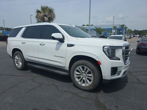 Used 2023 GMC Yukon SLT image 1