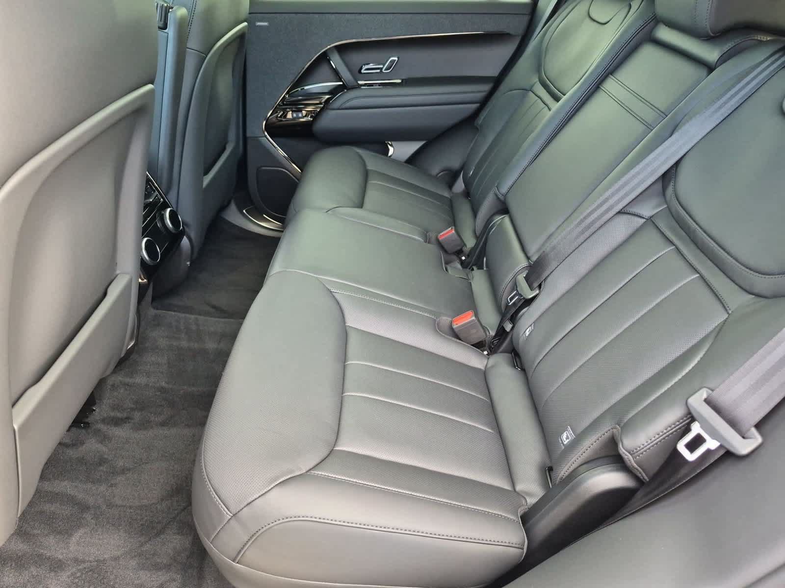 New 2027 Land Rover Range Rover Sport SE AWD/4WD image 20
