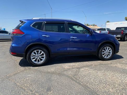 Used 2017 Nissan Rogue SV w/ SV Premium Package FWD image 5