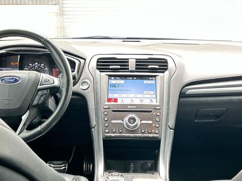 Used 2017 Ford Fusion Titanium FWD image 19