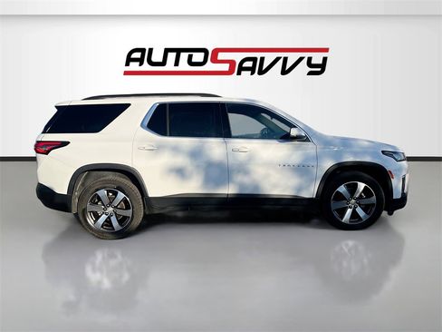 Used 2023 Chevrolet Traverse LT w/ LT Premium Package image 8