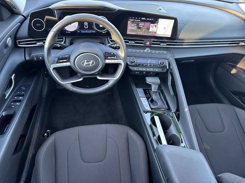 Used 2025 Hyundai Elantra SEL w/ Cargo Package FWD image 23
